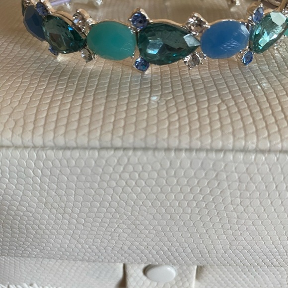 Nine West beautiful teal stoned sparkly stretch bracelet silvertone gorgeous - Picture 5 of 6
